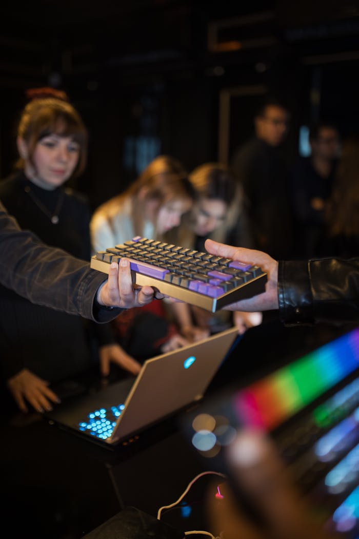 tech-enthusiasts-at-a-gaming-event-32755784